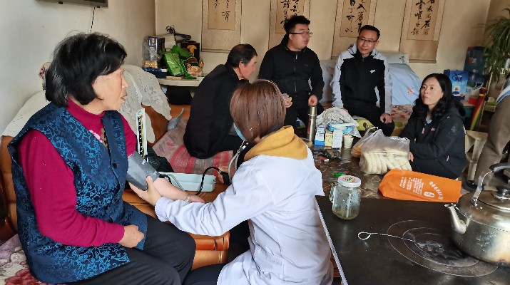 九九重陽節(jié)，濃濃敬老情 ——集團駐村工作隊開展重陽節(jié)走訪慰問活動